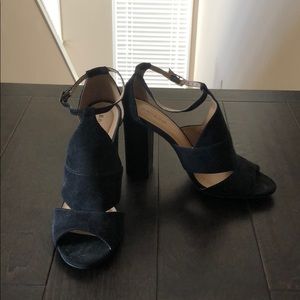 👠 Block heel front detail high heel shoe